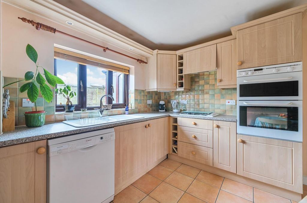 Property photo 2 of 15 Kitchen