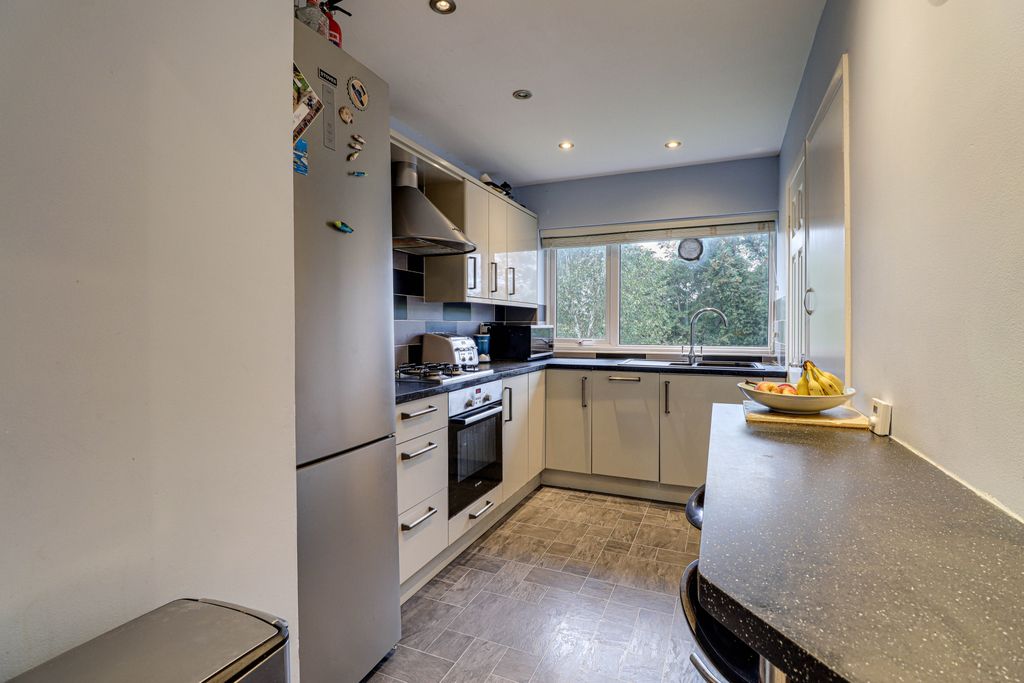 Property photo 3 of 14 Kitchen