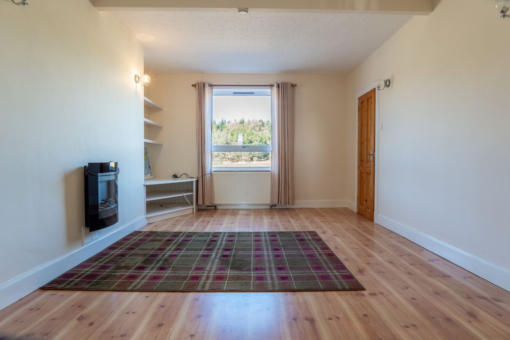 Property photo 3 of 26