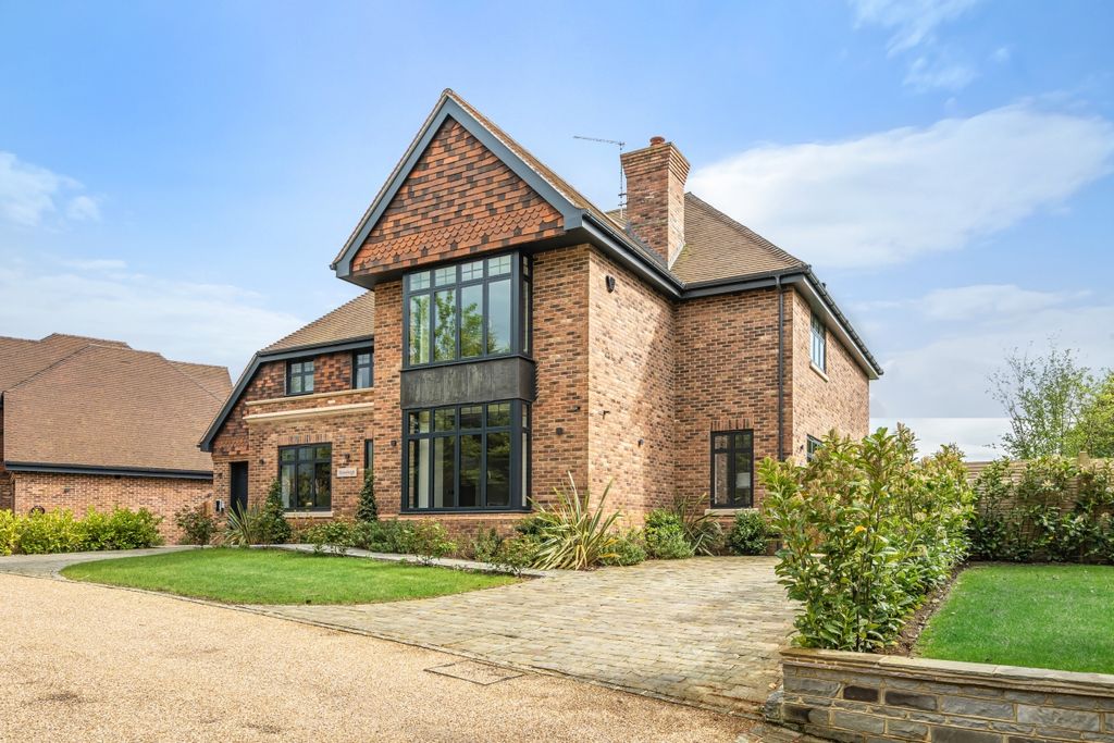 Property photo 1 of 11