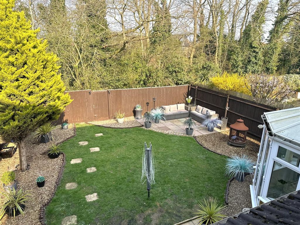 Property photo 3 of 21 Rear Garden With Unspoiled Outlook 482