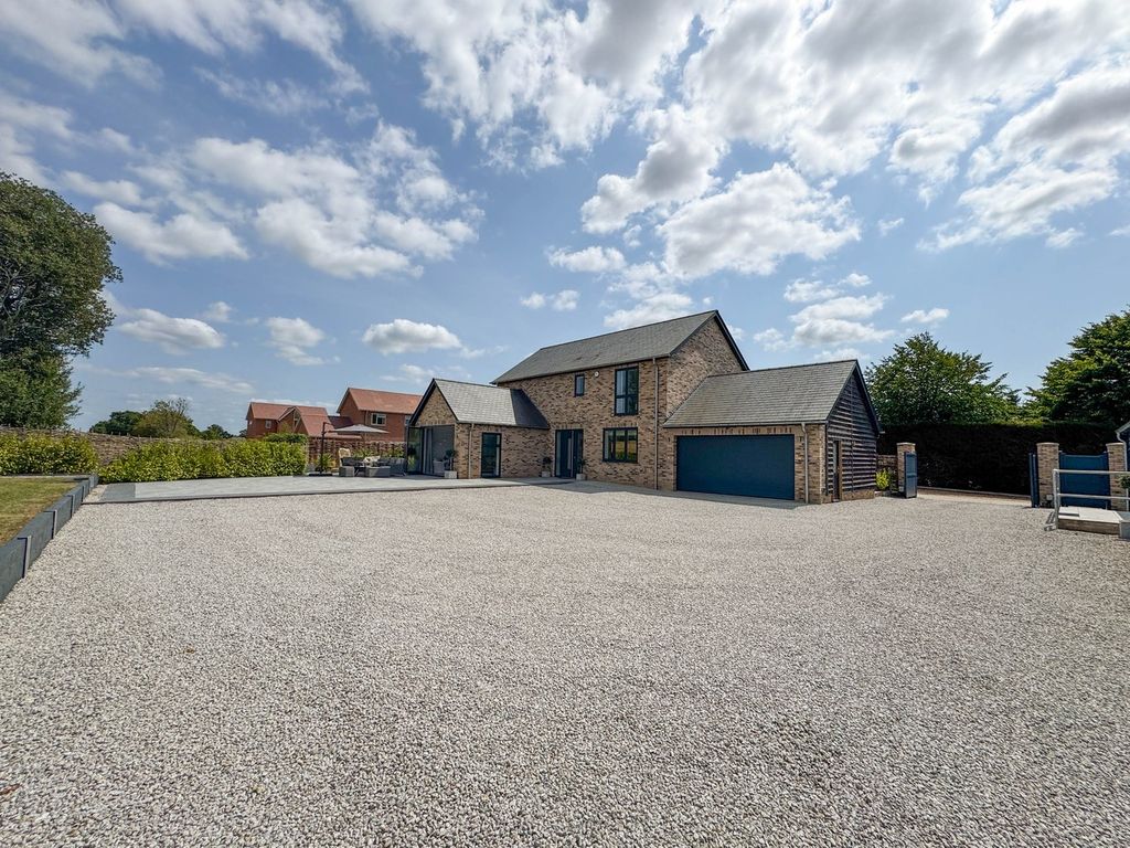 Property photo 1 of 45