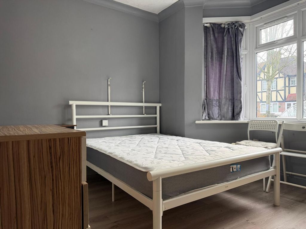 Property photo 1 of 15 Bedroom