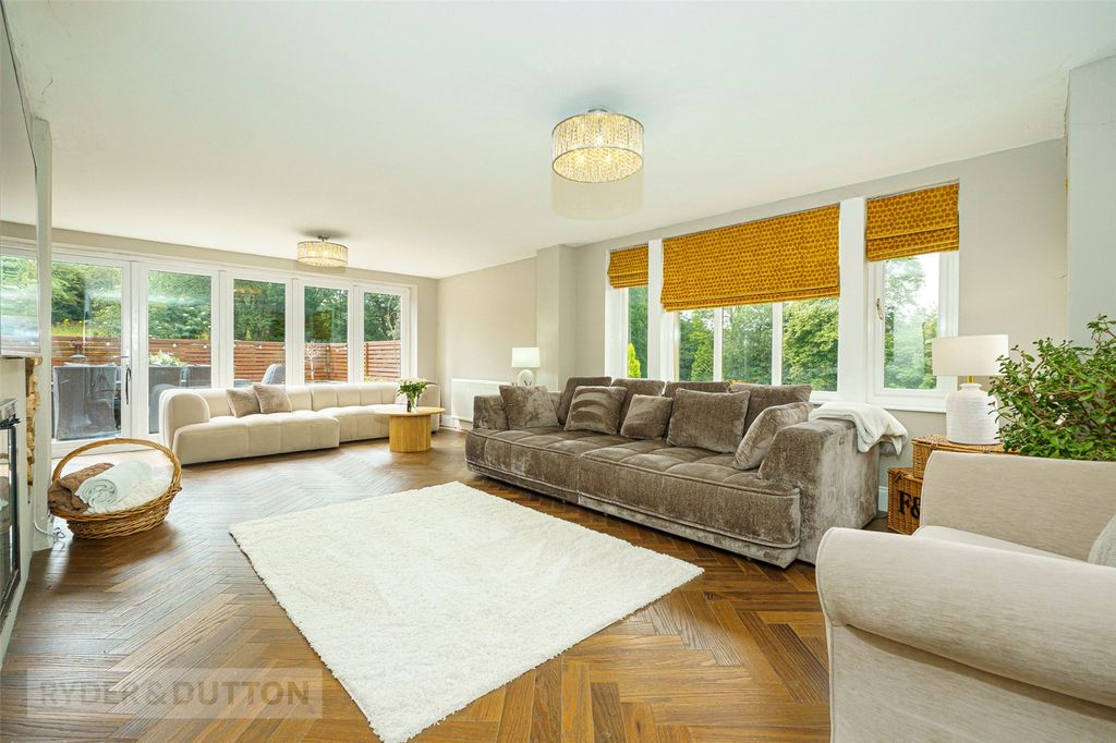Property photo 3 of 43 Living Room
