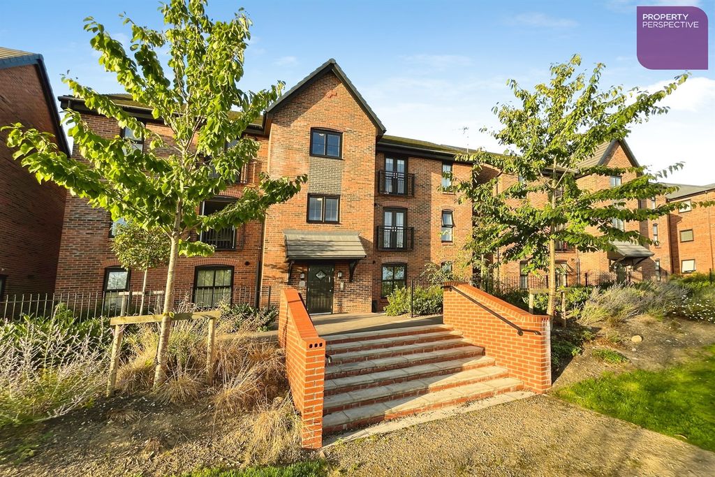 Property photo 1 of 9 (Main)