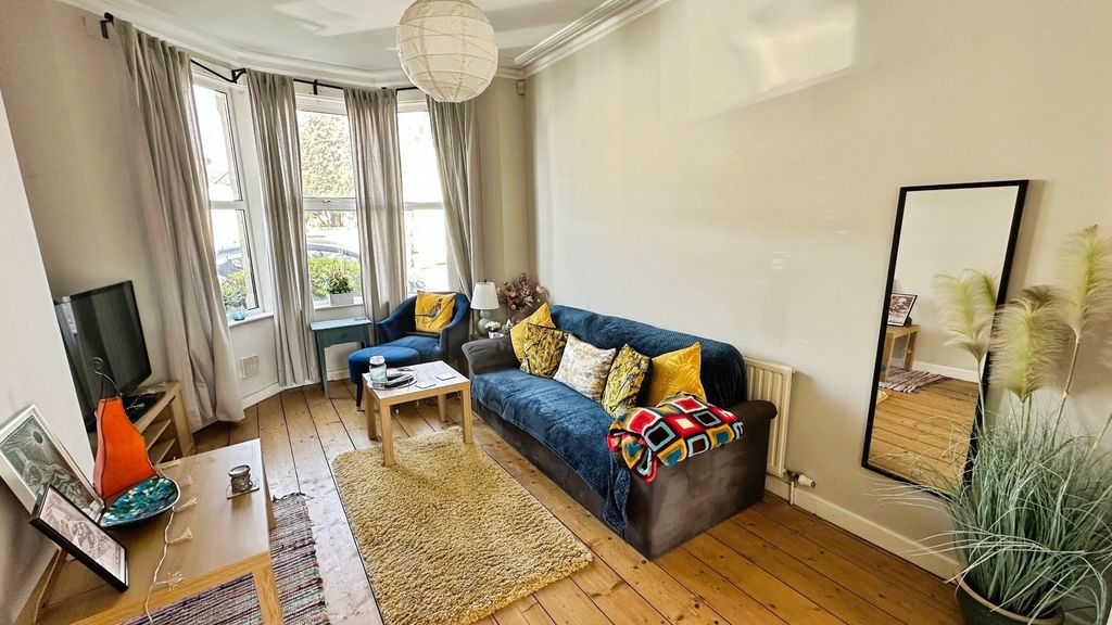 Property photo 2 of 17 Pbox-Img.Jpg