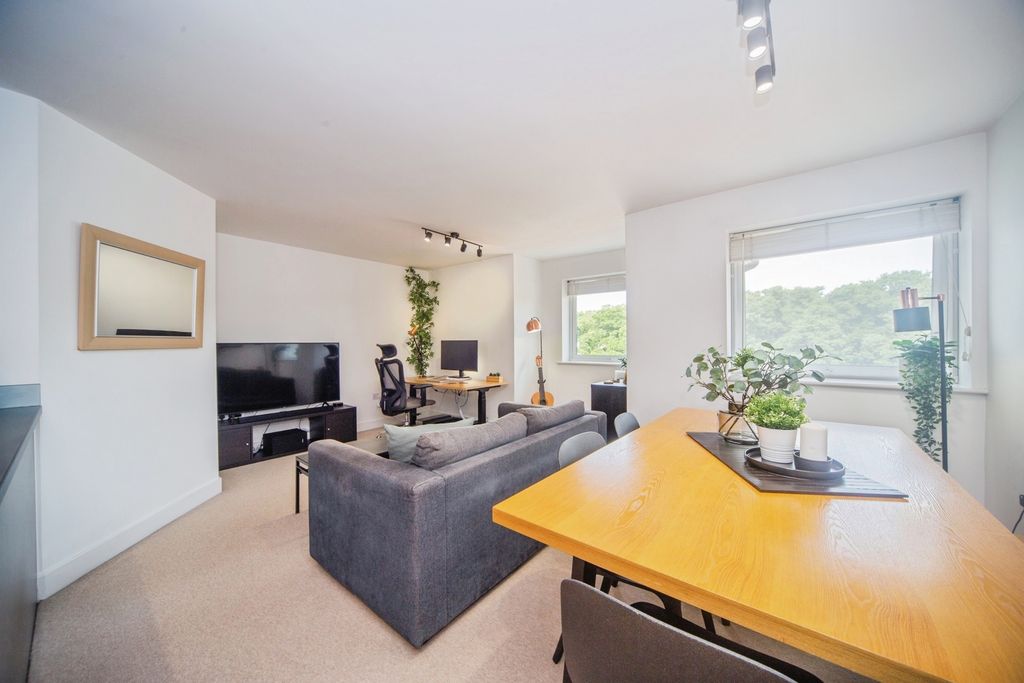 Property photo 2 of 16 Pbox-Img.Jpg