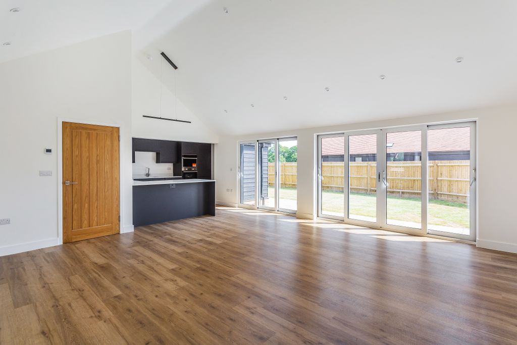 Property photo 2 of 23 Oak-Lodge-1.Jpg
