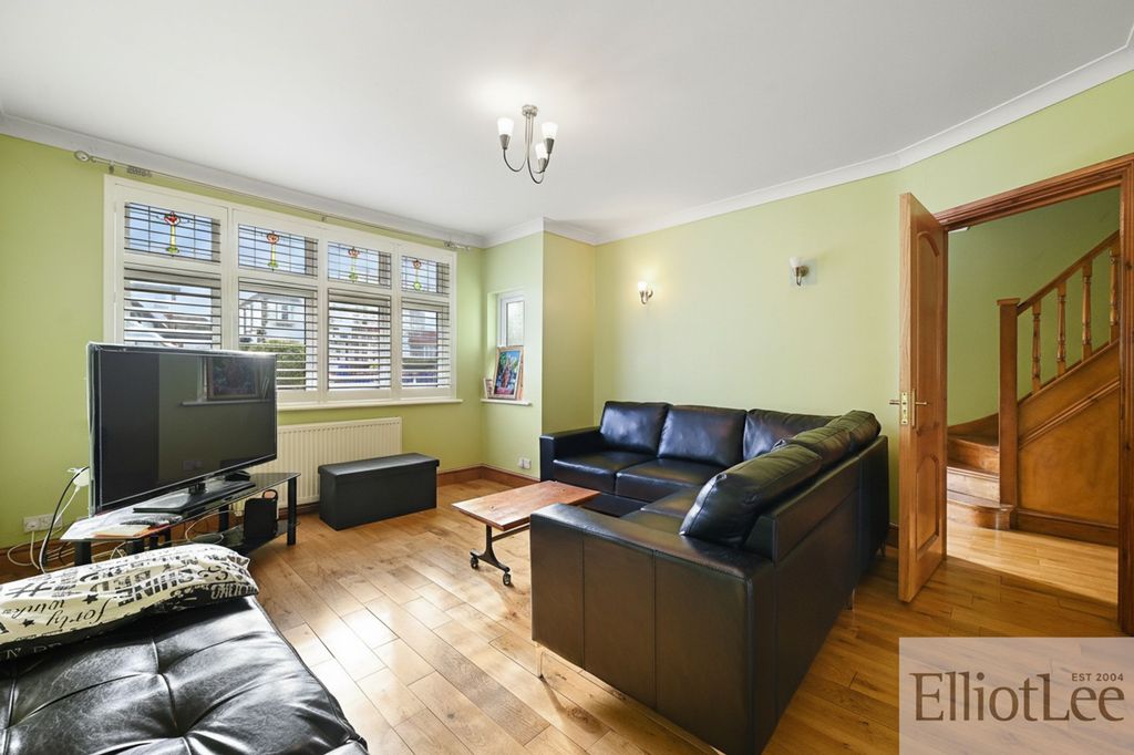 Property photo 2 of 13