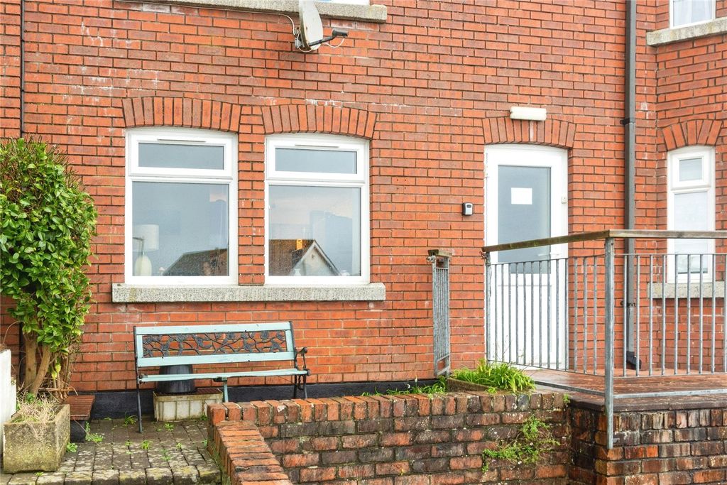 Property photo 2 of 11 Picture No. 21