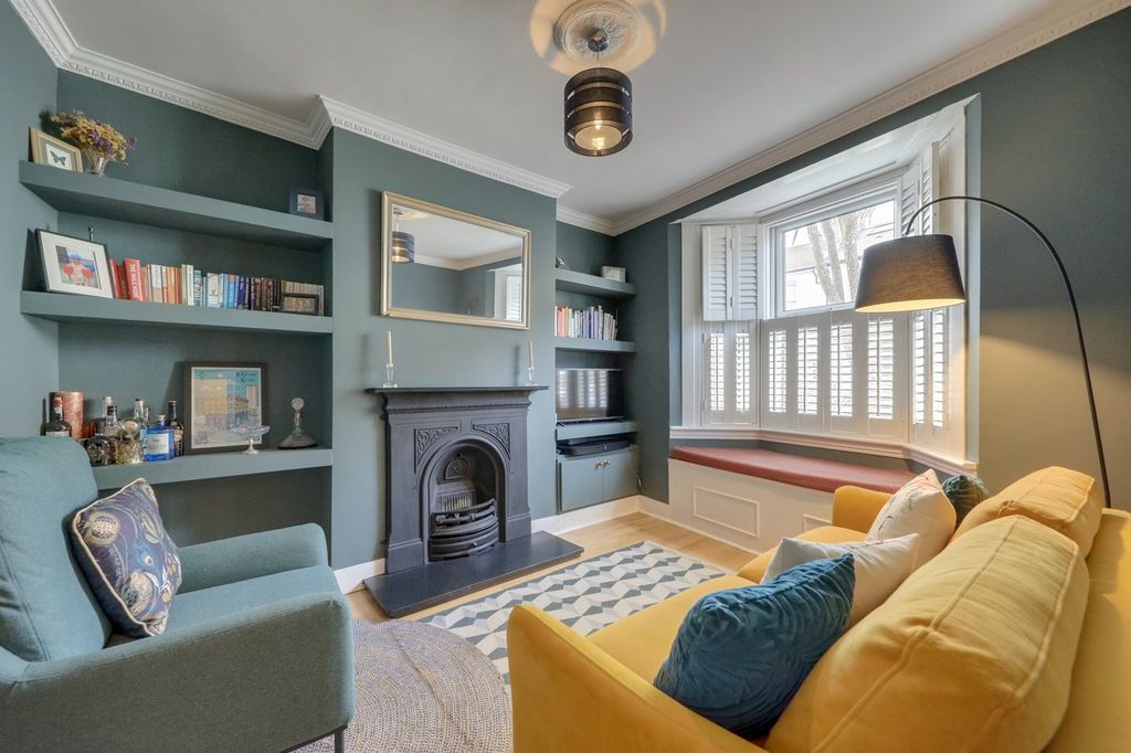 Property photo 1 of 17
