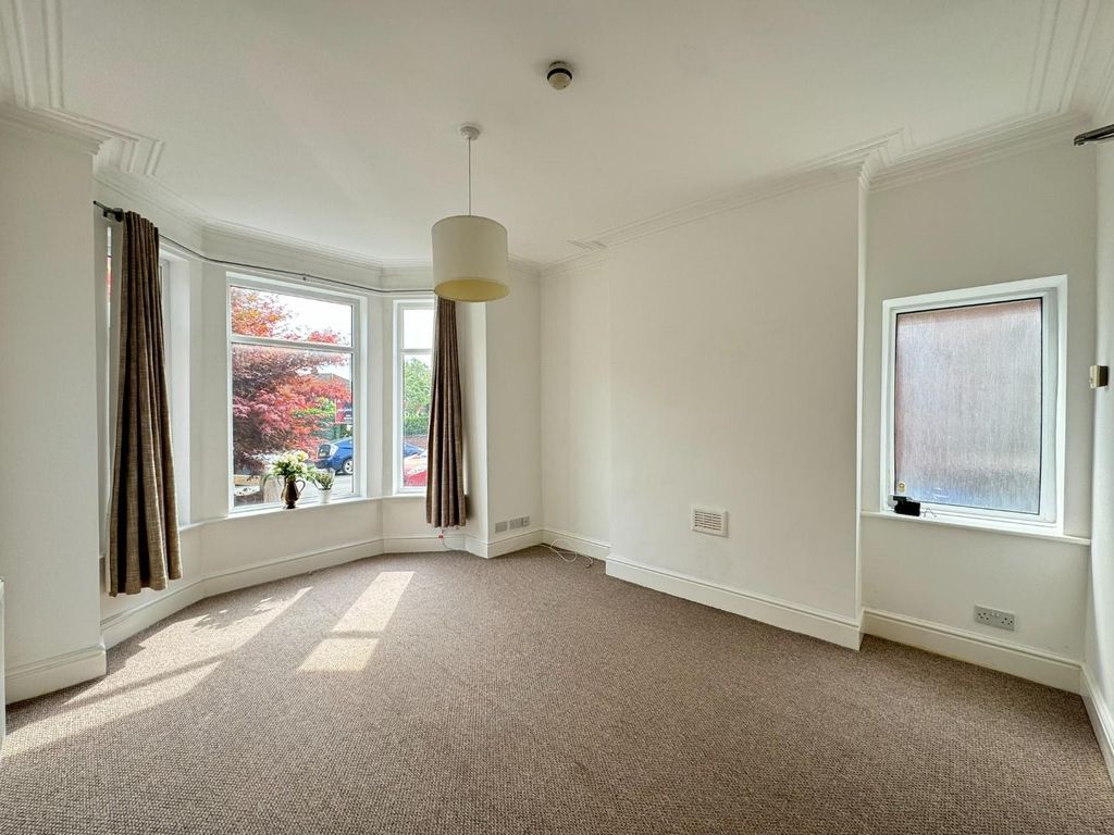 Property photo 2 of 25