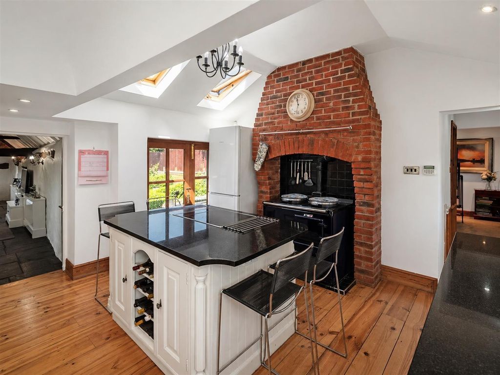 Property photo 2 of 22 Kitchen 2.Jpg