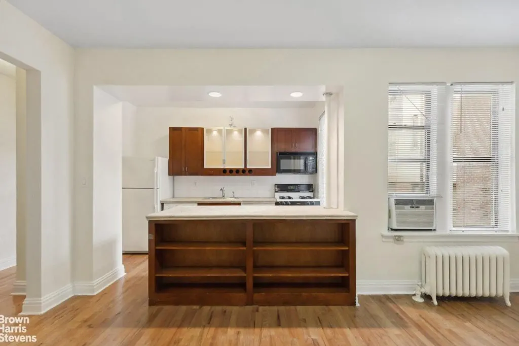 Property photo 3 of 12 <Alttext/>