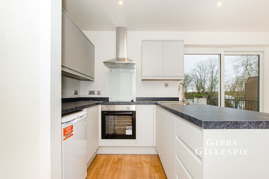 Property photo 1 of 11 Pbox-Img.Jpg