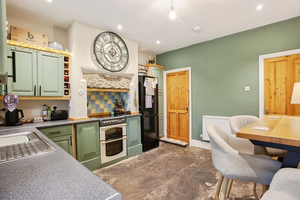 Property photo 2 of 16 Pbox-Img.Jpg