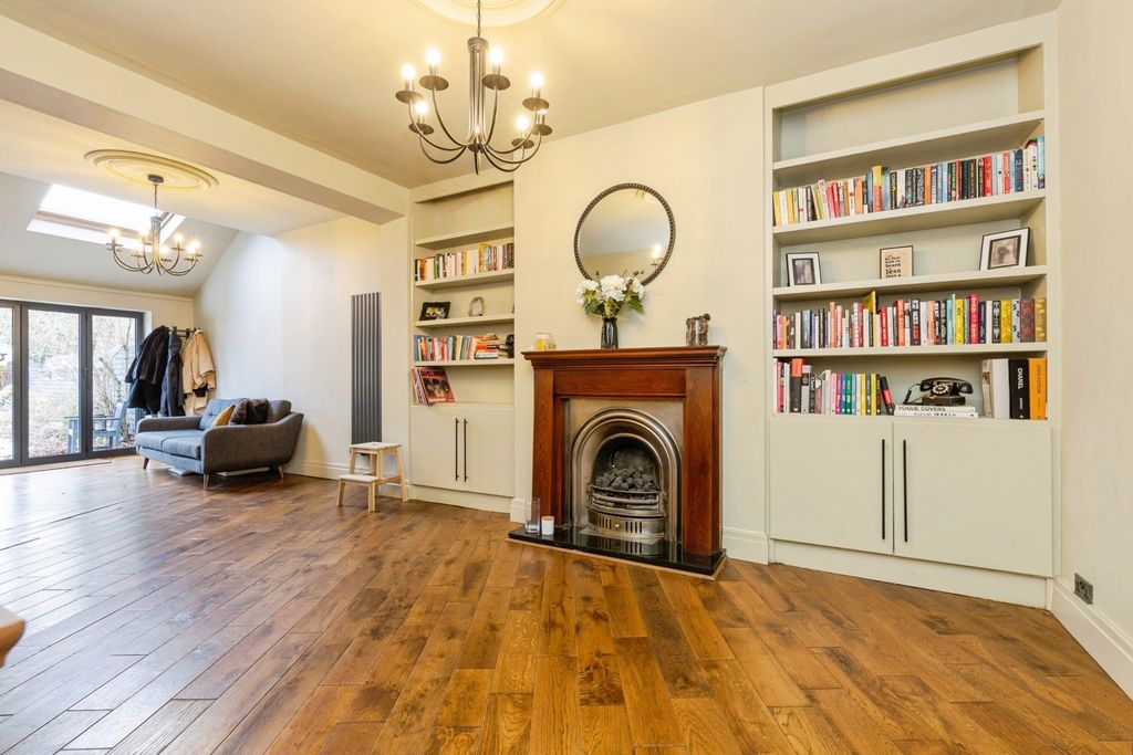 Property photo 3 of 30 Pbox-Img.Jpg