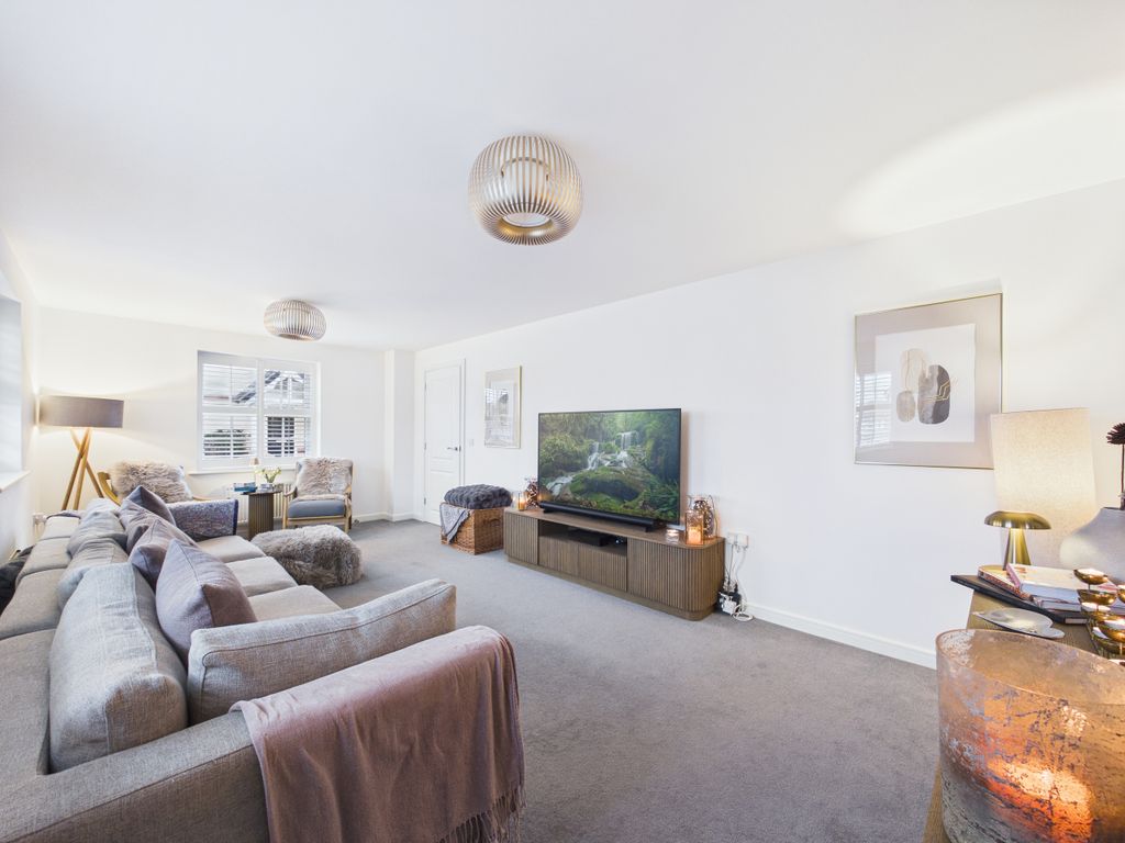 Property photo 3 of 17 Reception 2