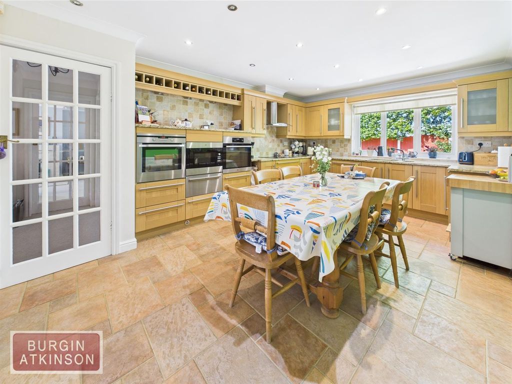 Property photo 2 of 48 Cam01619G0-Pr0120-Still029.Jpg