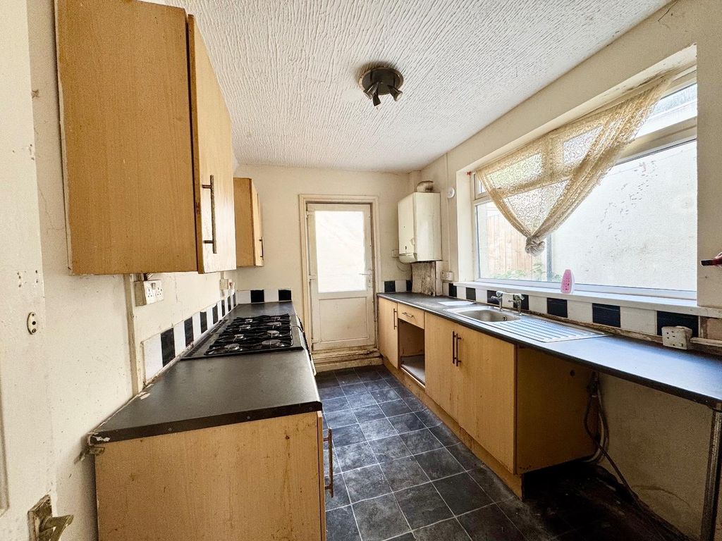 Property photo 3 of 4 Kitchen