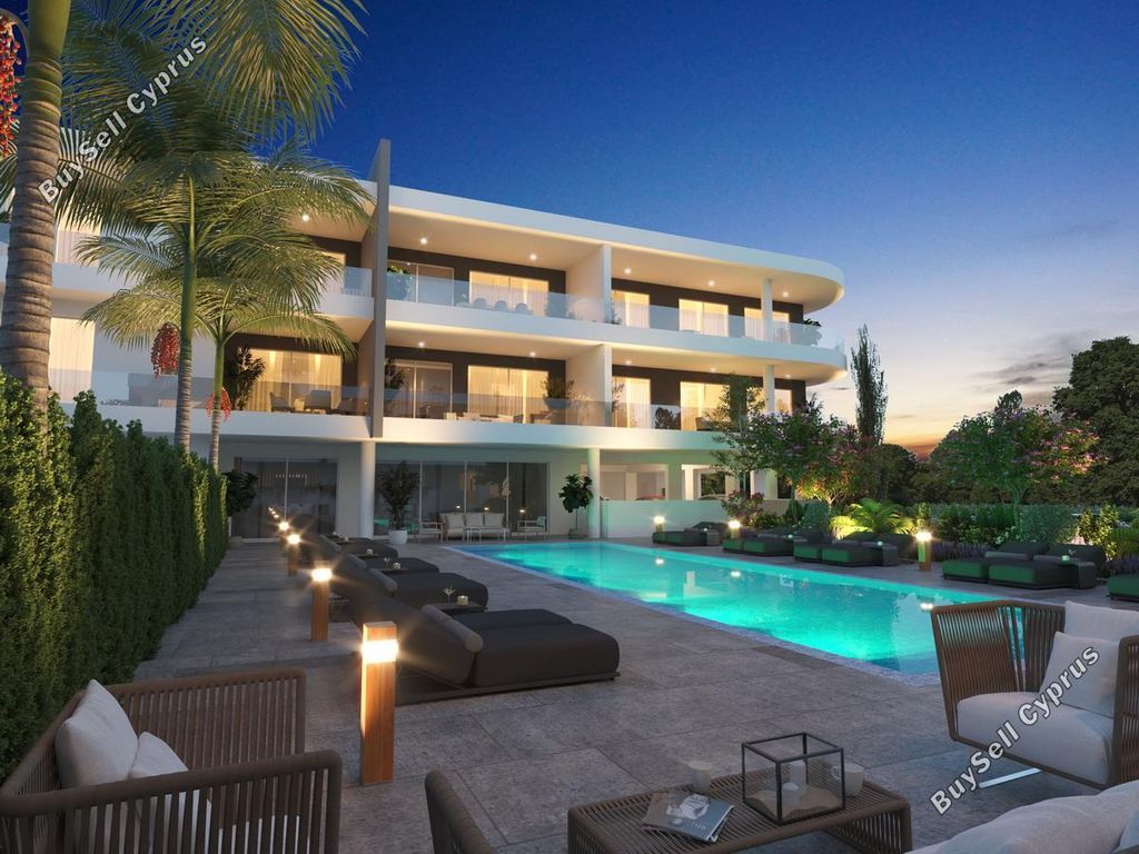 Property photo 2 of 27