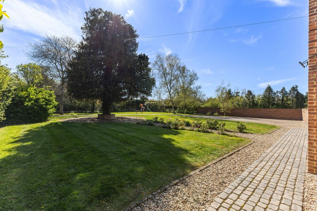 Property photo 3 of 28