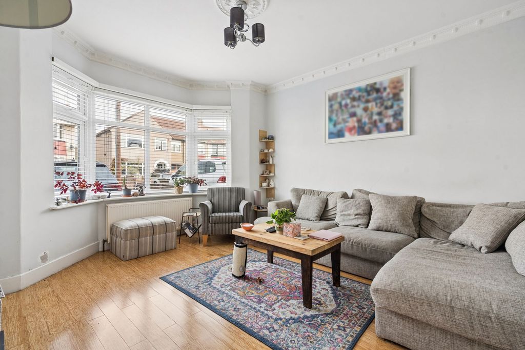 Property photo 2 of 20