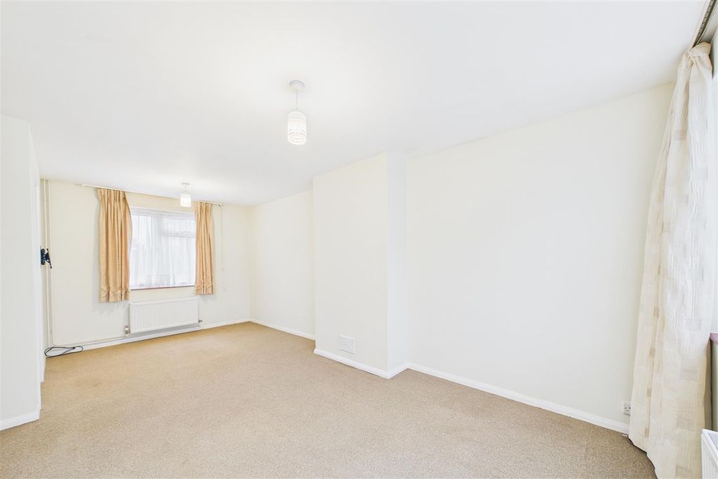 Property photo 2 of 15 Cam01894G0-Pr0259-Still001.Jpg