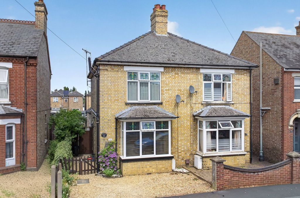 Property photo 2 of 35