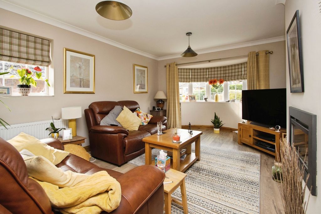 Property photo 2 of 21 Pbox-Img.Jpg