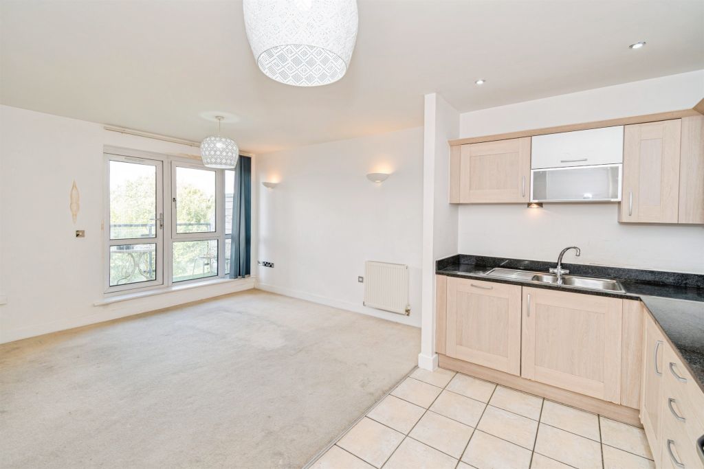 Property photo 3 of 13