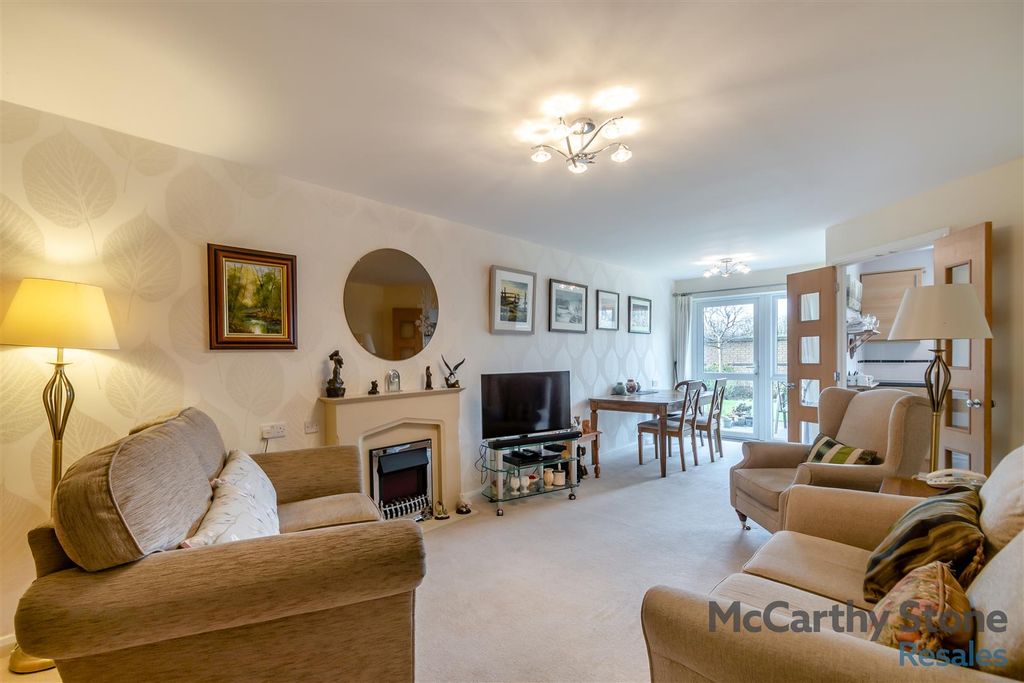 Property photo 3 of 15 8637878-Interior06.Jpg