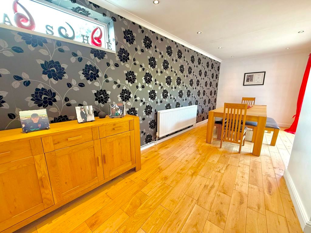 Property photo 3 of 19 Dining Room