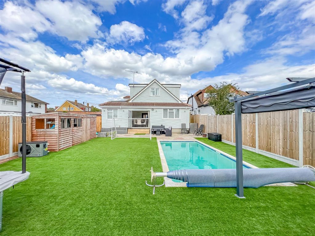 Property photo 3 of 23