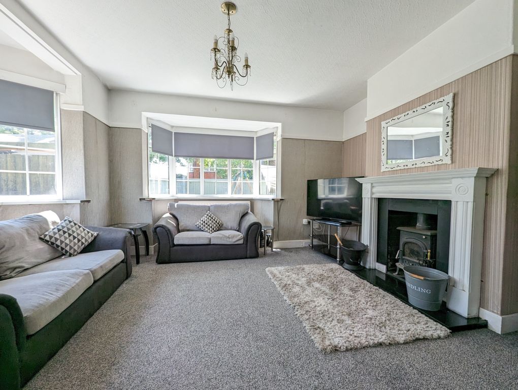 Property photo 2 of 14 Lounge