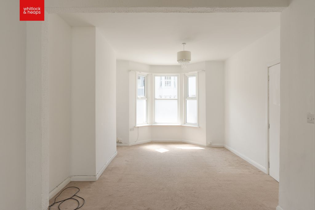 Property photo 3 of 12 liv