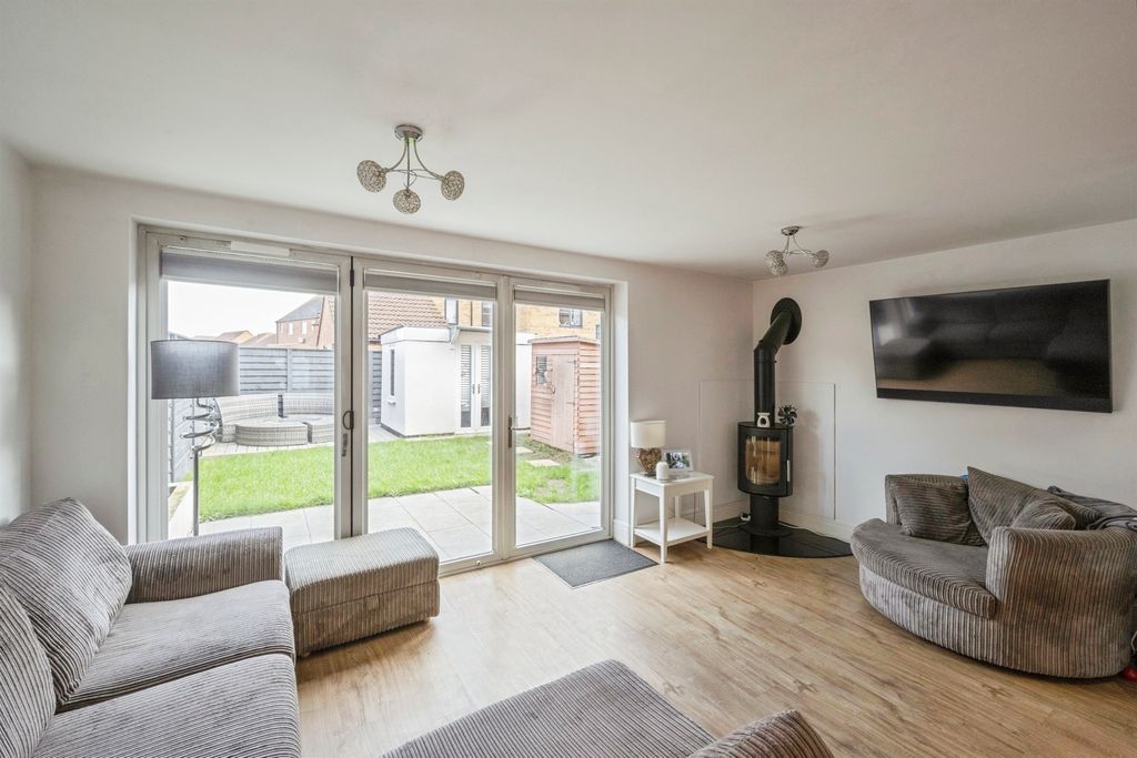 Property photo 3 of 20