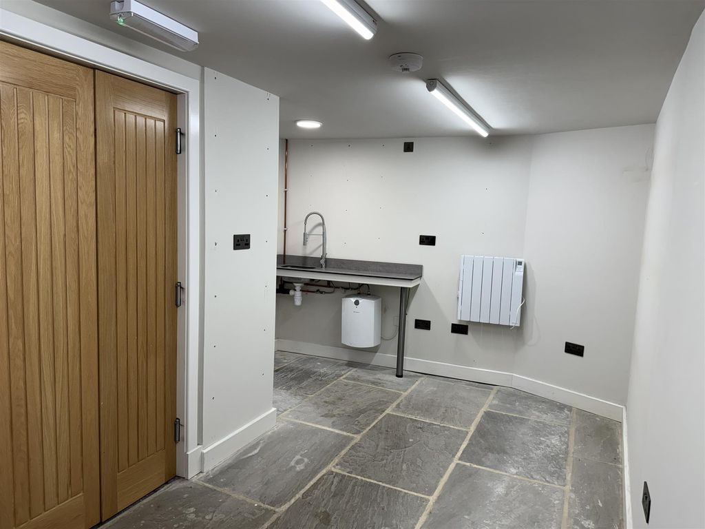 Property photo 3 of 14 Photo 2