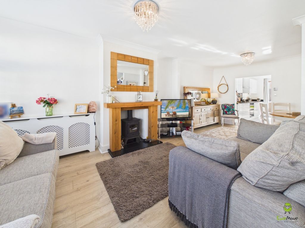 Property photo 2 of 18 Presented By Clinton Crawford Of Ewemove Bexley An