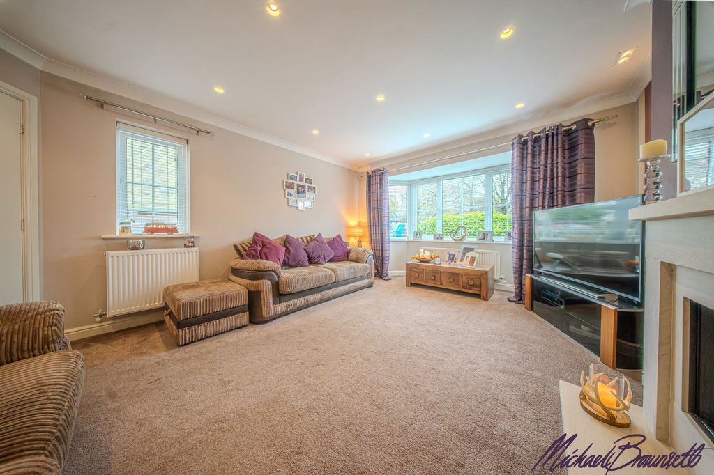 Property photo 3 of 33