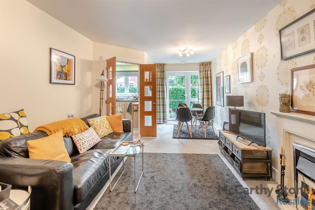 Property photo 2 of 21 8662478-Interior03.Jpg