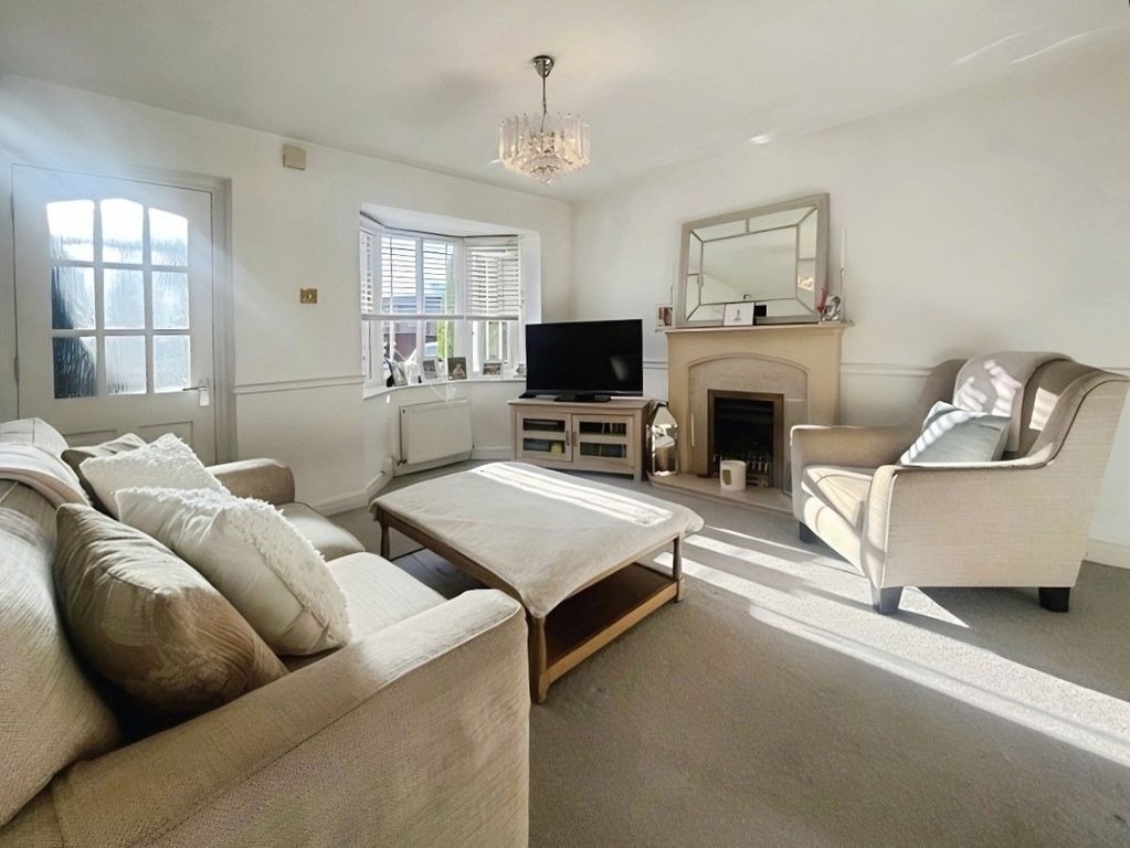 Property photo 3 of 14 Lounge