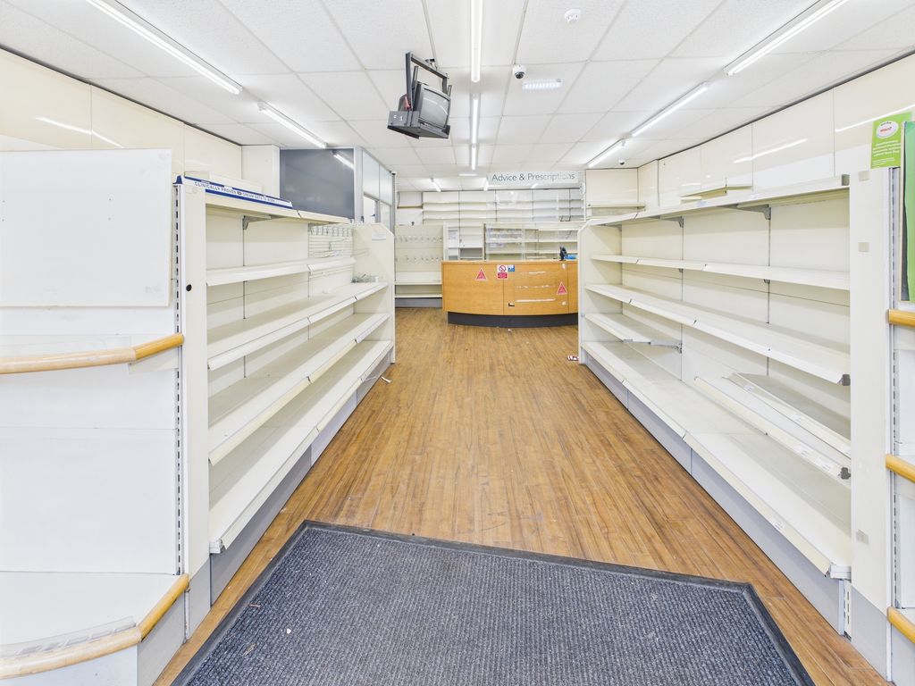 Property photo 3 of 19 Cam03481G0-Pr0106-Still014