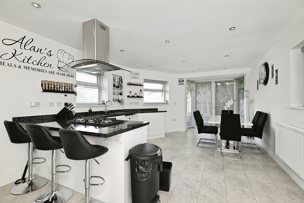 Property photo 3 of 19 Pbox-Img.Jpg