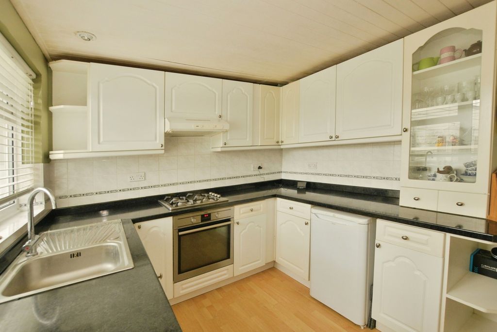 Property photo 3 of 15 Pbox-Img.Jpg