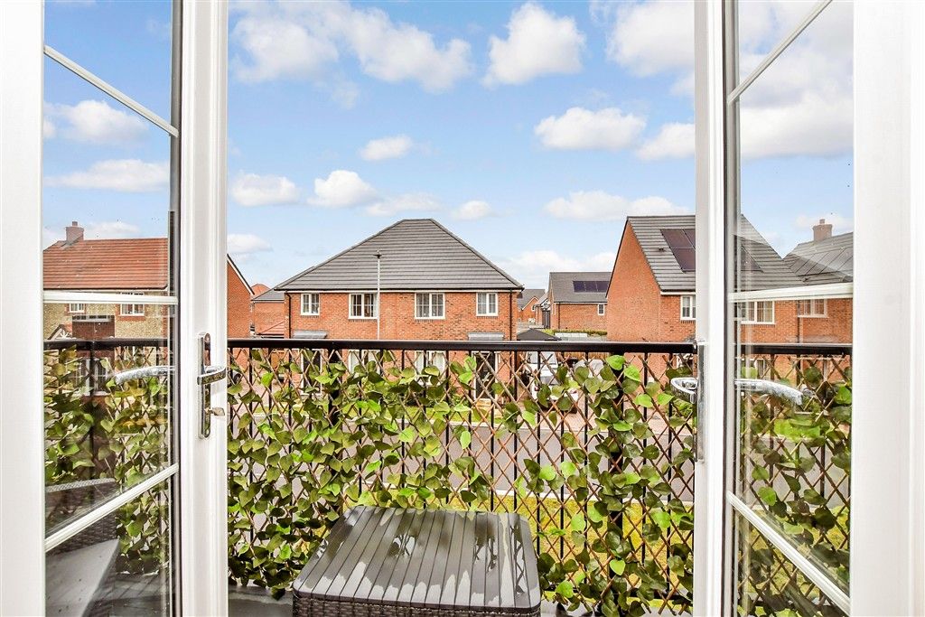 Property photo 2 of 6 Balcony / Terrace