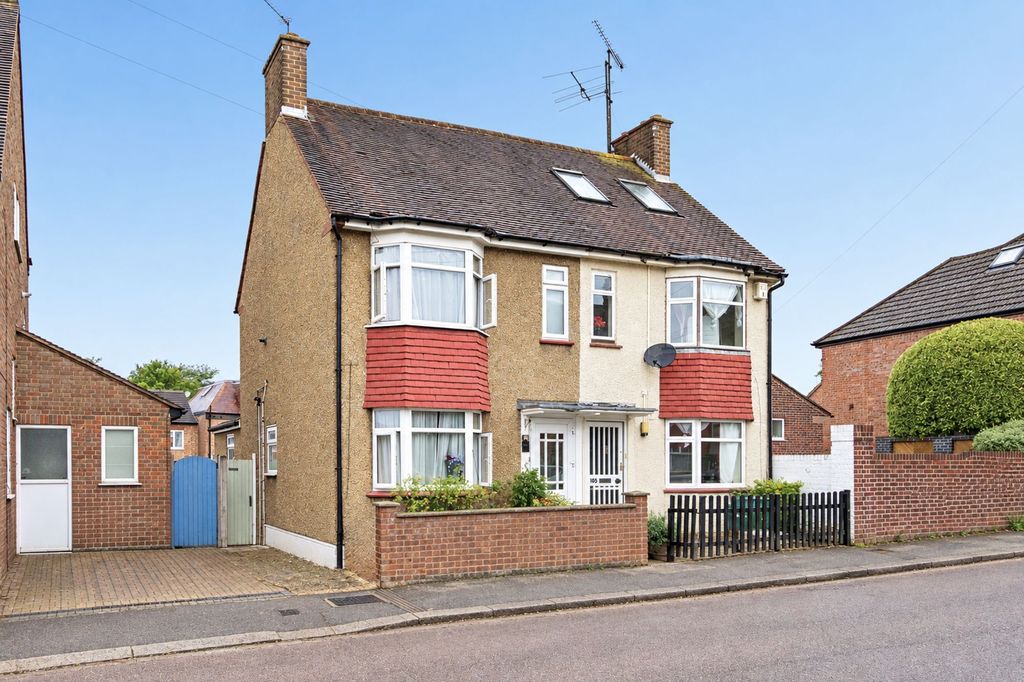 Property photo 1 of 11