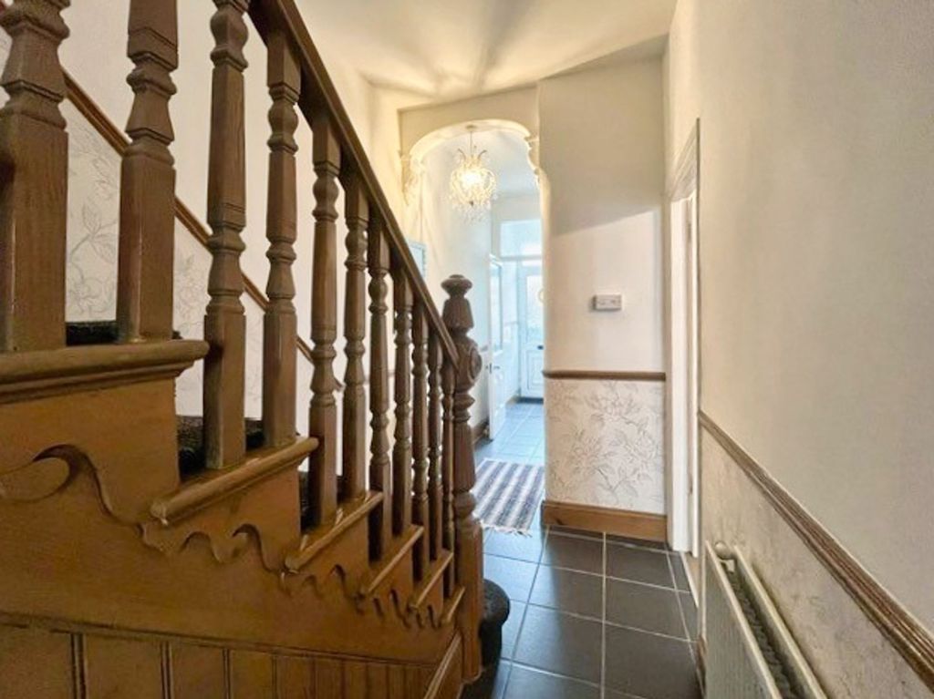 Property photo 2 of 36