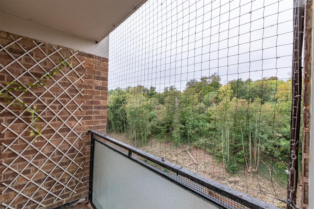 Property photo 3 of 10 Balcony