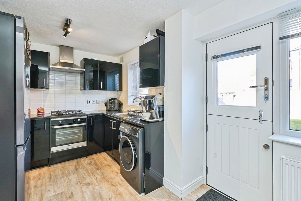Property photo 3 of 19 Pbox-Img.Jpg